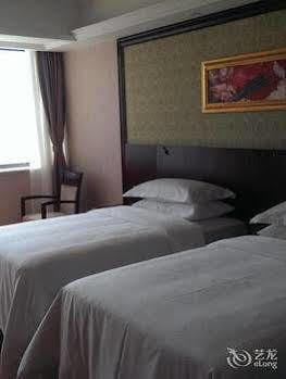 Vienna Hotel Sh Fengxian Nanqiao Jinhai Road Шанхай Экстерьер фото